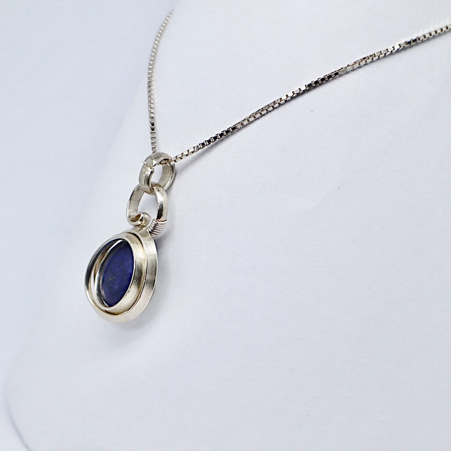 Gala Silver Lapis Lazuli Necklace