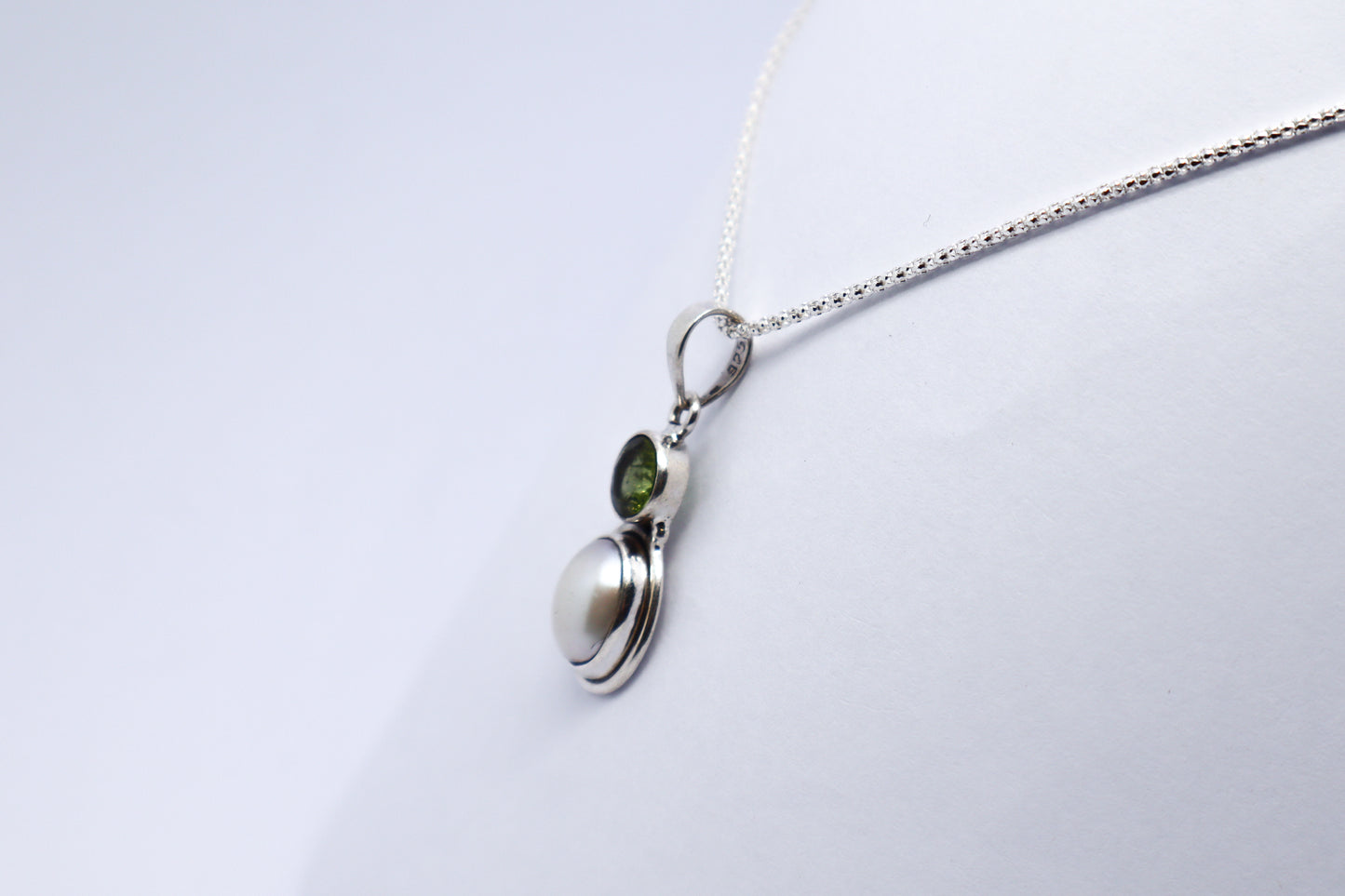 Perle and Peridot Sterling Silver Necklace