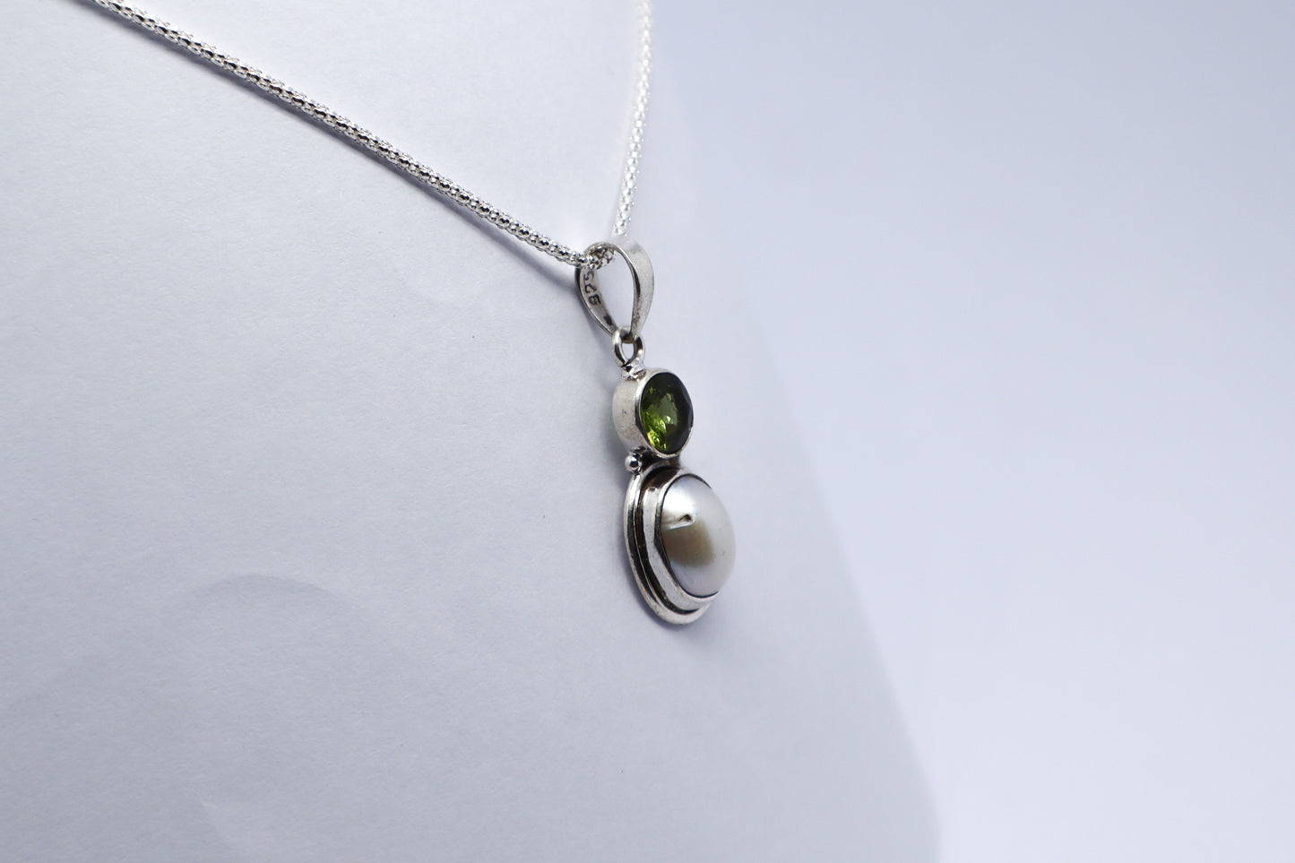 Perle and Peridot Sterling Silver Necklace